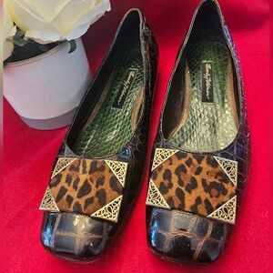 Beverly Feldman Leopard Print Flats size 71/2 Alligator Design Gold Toe Accents